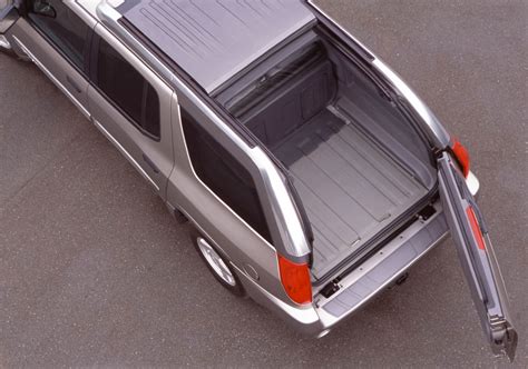 GMC Envoy XUV: A Failed Experiment in Blending SUV and Truck Features