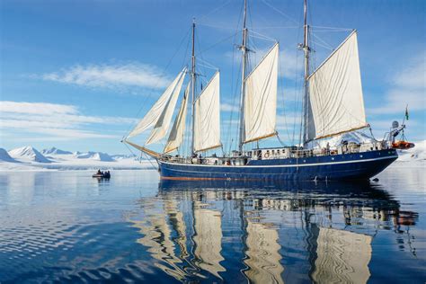 Unforgettable Svalbard Mini Cruises with Svalbard Experts