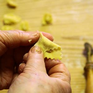 Cappelletti au bouillon est une Soupes de My Italian Recipes