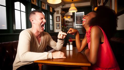 Take the Mickey (out of someone). O que significa essa expressão ...