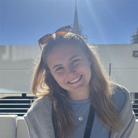 Sienna - Public Speaking teacher - ₹2566/h