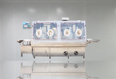 Automatic Powder Filling and Capping machine isolator