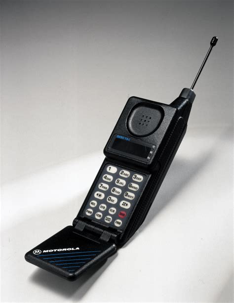 Motorola Cell Phone Evolution The Evolution Of Cellphones: 40 Years Of