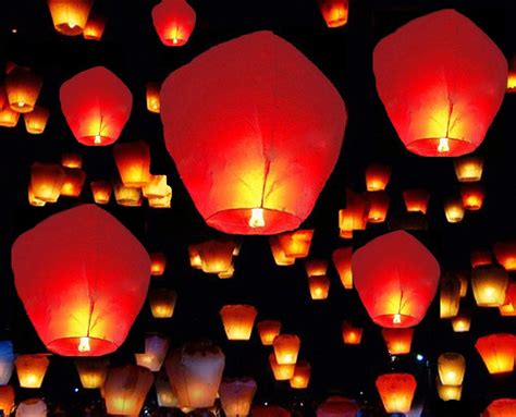 Oriental Floating Lanterns Beautiful Chinese Lanterns Hanging In The