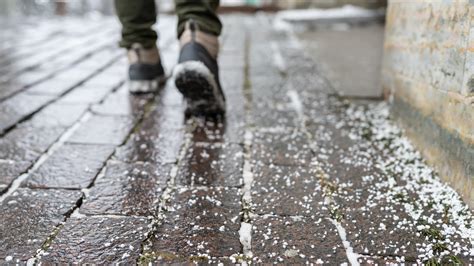 How To Make Your Own Ice Melt: A Simple Diy Solution
