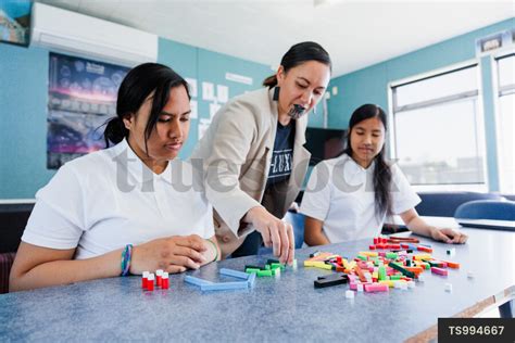 Kids Learning Class 的图像结果