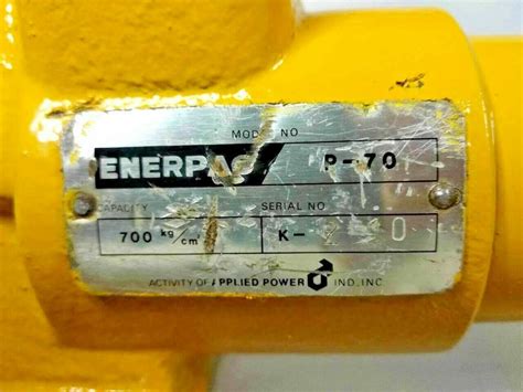 Enerpac P70 Hydraulic Hand Pump Capacity: 700 bar – Amin Corporation