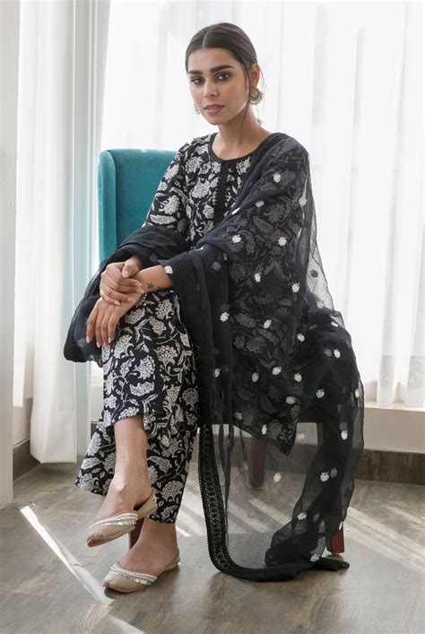 Block Print Daisy Black Straight Kurta Set With Doriya Dupatta EOSS ...