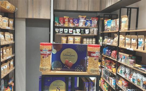 Surge in packaged food consumption in India raises concerns over safety ...