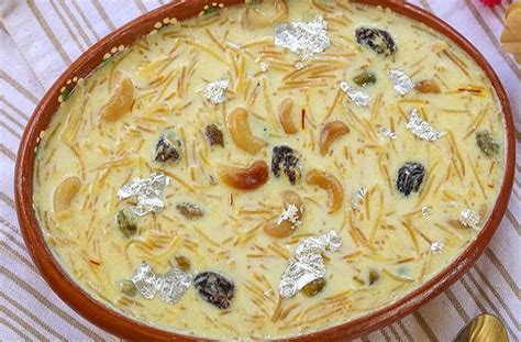 नाग पंचमी पर घर पर बनाएं सेवई - nag-panchi-special-sewai-recipe - Nari ...