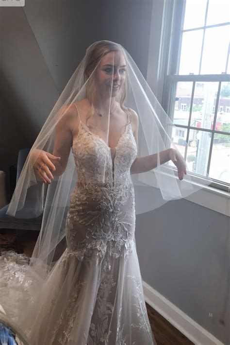 Essense of Australia New Wedding Dress Save 20% - Stillwhite