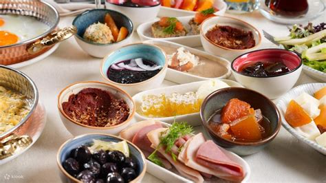 Traditional Turkish Breakfast and Bosphorus Cruise - Klook India