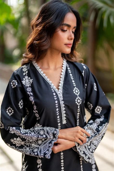 NAARJ KURTAS