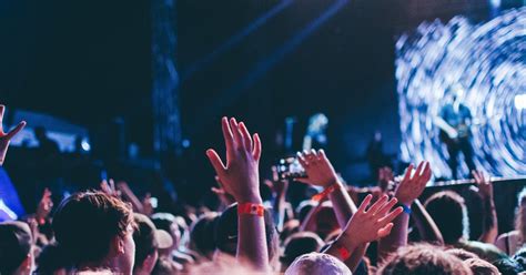 Image result for How to Throw a Spring Break House Party