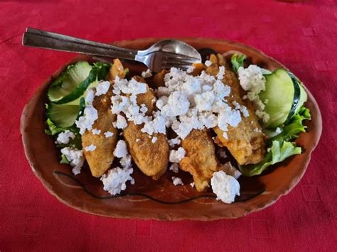 Recept: Pečene pohovane paprike punjene sirom | Hrana i Zdravlje