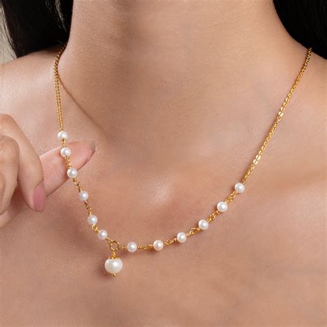 The Luna Pearl Neckalace