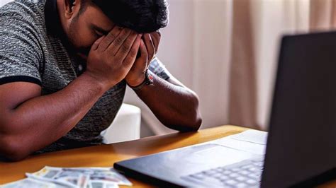 Hyderabad man downloads 7-Eleven app from fake website, loses Rs 2 lakh ...