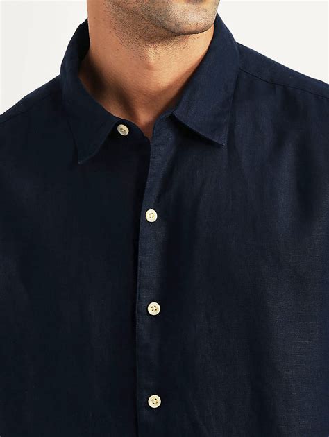 Men's Solid Navy Slim Fit Linen Shirt – Levis India Store