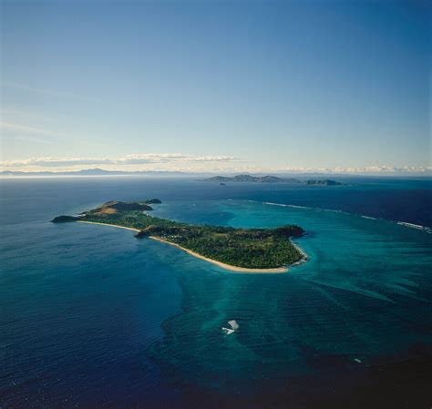 Aerial of Mana Island, Mamanuca Island … – License image – 71383987 ...