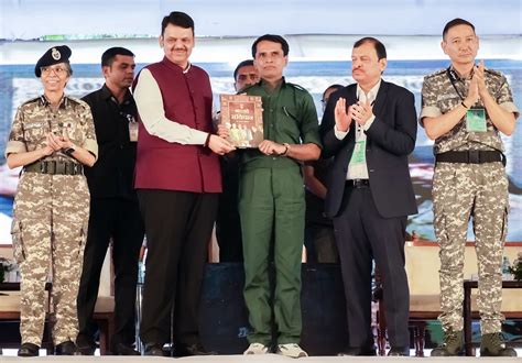 Express Post - 139 Maoists surrender in Gadchiroli; CM Fadnavis gifts ...