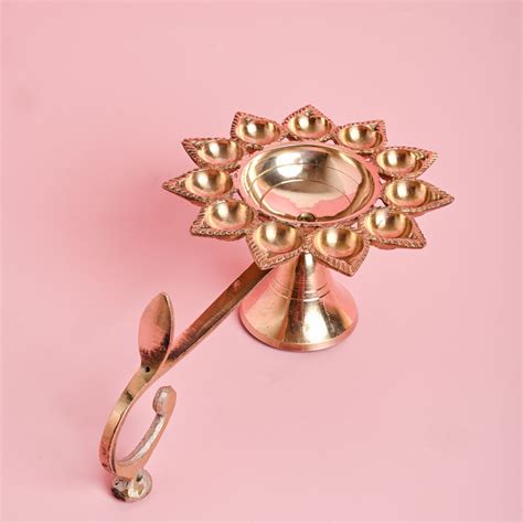 Nitya Pooja Aarti Diya With Handle – Samskara Home