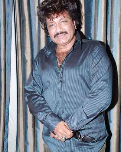 Dev Anand speaks at the press meet of film 'Charge Sheet' at JW ...