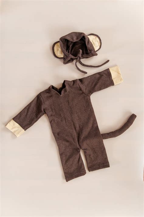 Outfits & Accessories – Artista Prop Shop