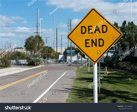 Dead End Sign Stock Photo 1031100049 | Shutterstock