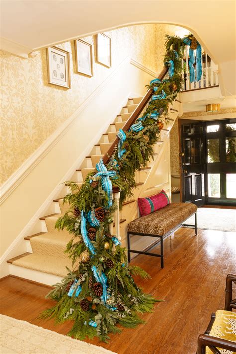 Christmas Staircase Decorating Ideas