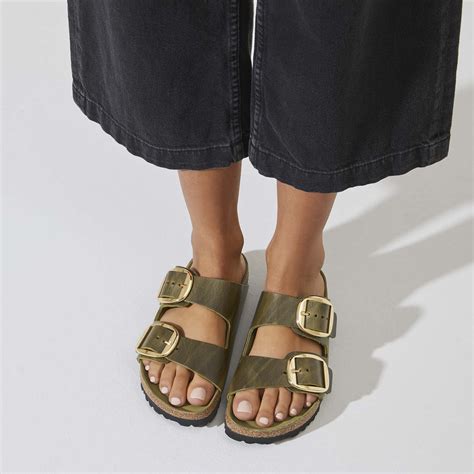 Buy Green Arizona Big Buckle Oiled Leather Online in India - BIRKENSTOCK