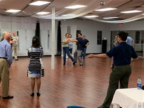 Dancing Class 的图像结果