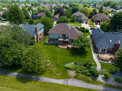 Vista aérea de una casa en un suburbio al norte de Detroit, Michigan ...