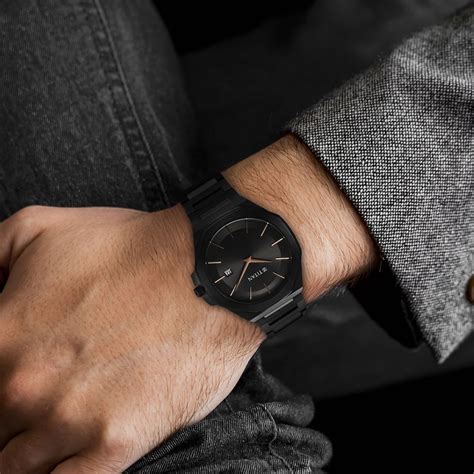 Buy Online Titan Classic Slim Quartz Analog with Date Black Dial ...
