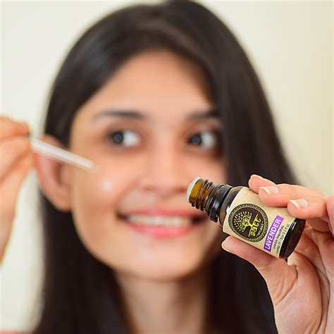 100% Natural Lavender Essential Oil For Hair & Skin | Satt Naturals