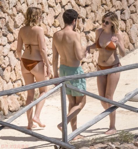 Elizabeth Olsen Badedrakt