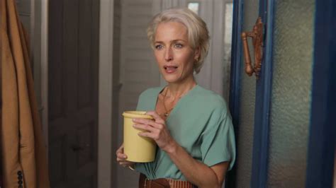 The Best Gillian Anderson Series Role Isn’t In The X-Files, Stream On Netflix Now | GIANT ...