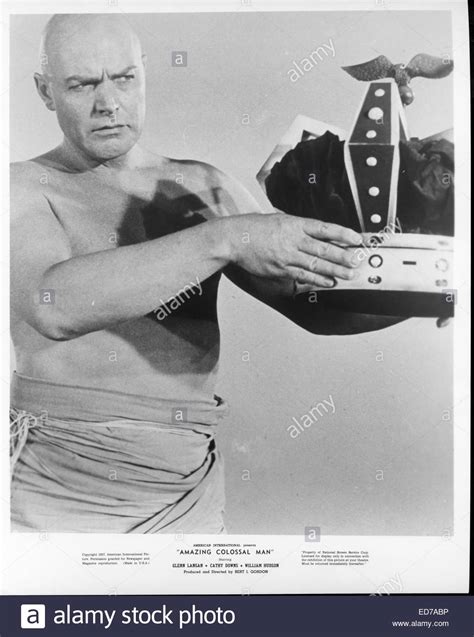 The Amazing Colossal Man High Resolution Stock Photography and Images ...