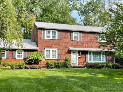 Full content's Estate Sale In Middletown NJ starts on 6/9/2023