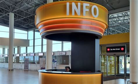 Information Desk 的图像结果