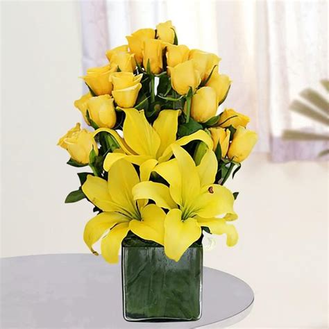 Sunshine Symbol - Yellow Flower Bouquet– Bloomsvilla