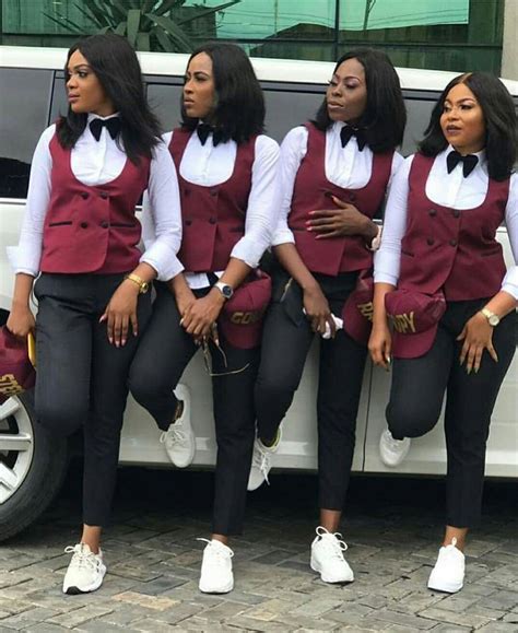 Pin by Do Jyly on uniforme | Bridesmaid suits, Stylish work attire ...