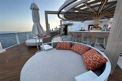 NCL Vibe Beach Club: A guide to this exclusive cruise sundeck - The ...
