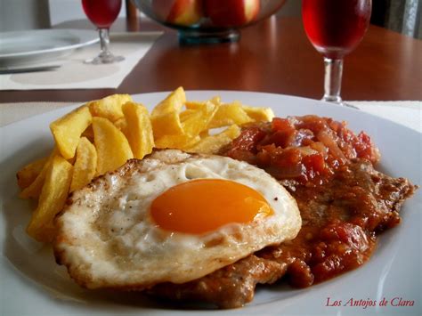 Los Antojos de Clara: Bistec a la criolla y bistec a caballo