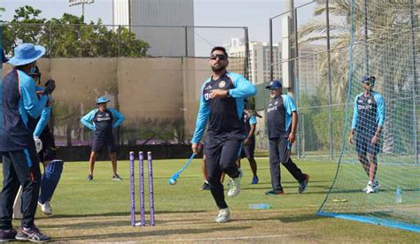 T20 World Cup: Net bowlers sent home, Dhoni turns 'throwdown specialist ...