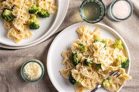 Whole Wheat vs. Whole Grain Pasta: Is One Healthier & 3 Key Differences