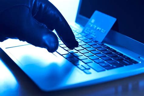 Noida Police arrested a gang for cheating with bank account number and ...
