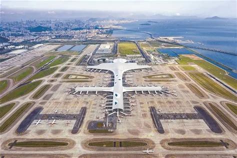 深圳宝安国际机场加快建设高质量创新型航空枢纽 年客货吞吐量均跻身全球30强 - 封面新闻