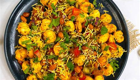 Recipe- Healthy To Eat Phool Makhana Chaat - lifeberrys.com
