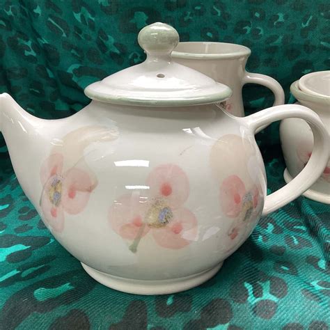 Robert Gordon Pottery Tea Set