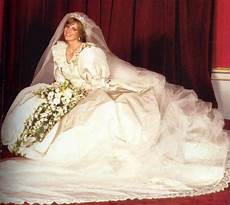 Princess Diana Wedding Dress by Miss Boh 232 Me Princess Diana S Best Style Moments Princess Diana Wedding Dress